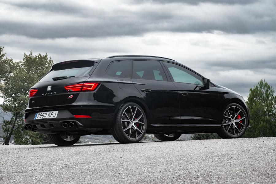  Seat Leon ST Cupra Carbon Edition (5F) 2018 года  (WW) (фото 5 из 8)